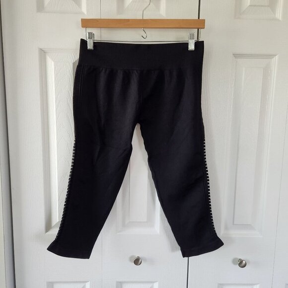 Fabletics Fiji Capris Black Leggings Size XL - Picture 1 of 6